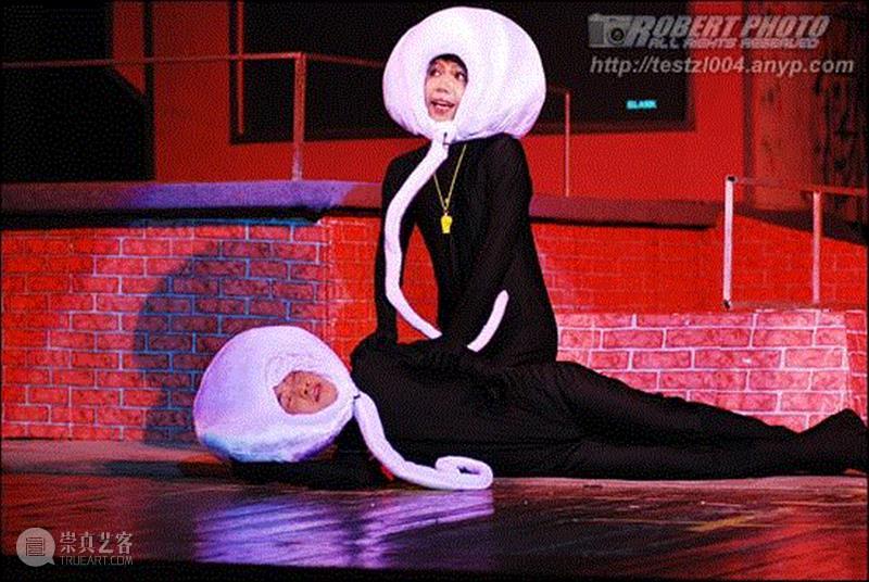 他是「男版王菲」,是反串演员,更是职业玩家,王菲,演员,男版,职业,玩家,吴嘉亮,舞台,舞台剧,导演,思诺