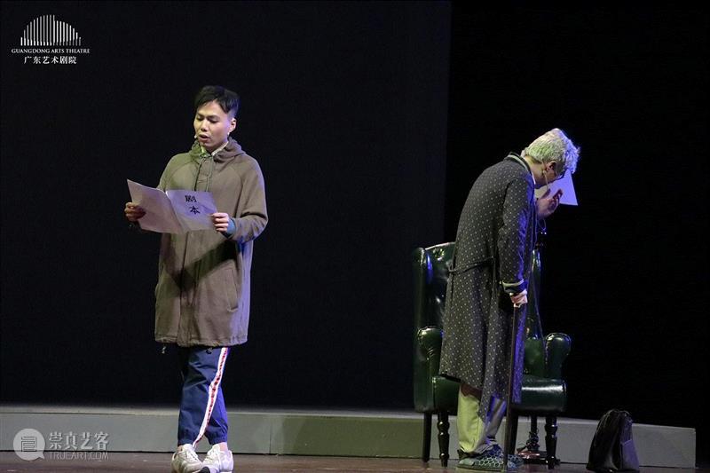 他是「男版王菲」,是反串演员,更是职业玩家,王菲,演员,男版,职业,玩家,吴嘉亮,舞台,舞台剧,导演,思诺