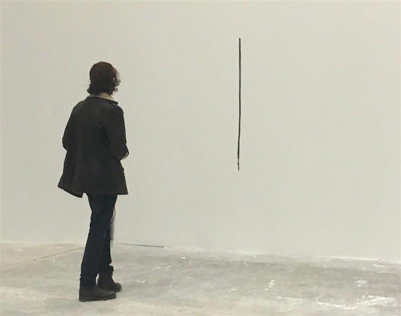 black line, marker on wall 墙上马克笔, 2017,薇罗妮卡·威戈（Veronika Wenger）| “风格派及未来”参展艺术家,风格派,Wenger,薇罗妮卡·威戈,马克笔,丝线,荷兰,华侨城,美术馆,Boxes,胶带