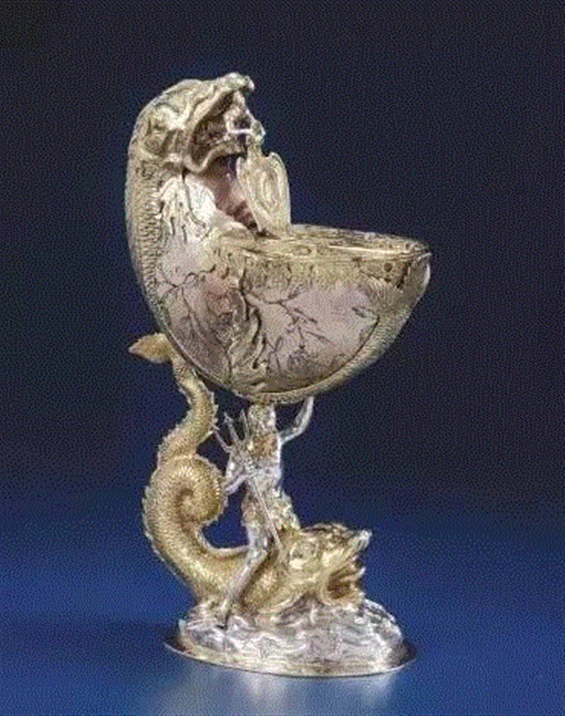 德国，奥格斯堡鹦鹉螺壳杯，1600/1700，银镀金。,器物丨鹦鹉螺杯，欧洲皇室的奢华器皿！,鹦鹉螺杯,器物,皇室,器皿,鹦鹉螺,鹦鹉杯,贝壳,荷兰,空腔,里面