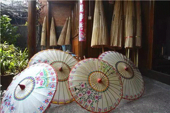 这座小城，为何被称为“散落边地的一部汉书”？,小城,边地,汉书,腾冲,云南,原乡,当地,少数民族,大陆,缅甸