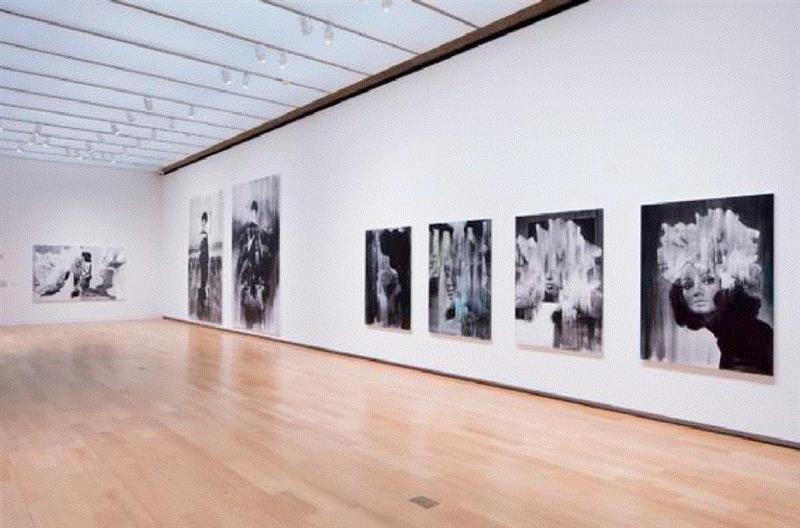 ▲ 2014年在英国波罗的海现代艺术中心的「劳娜·辛普逊」（Lorna Simpson）展