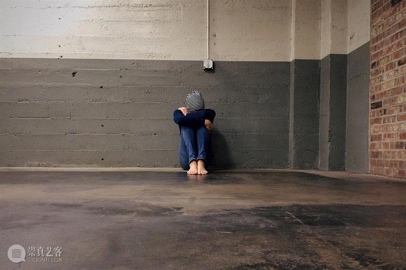 世态 ▎深夜25岁男子酒后泪崩：“老婆，对不起，是我没用” ，一句话惹哭千万网友,老婆,男子,世态,酒后,一句话,儿子,电话,那一刻,警察,非凡君
