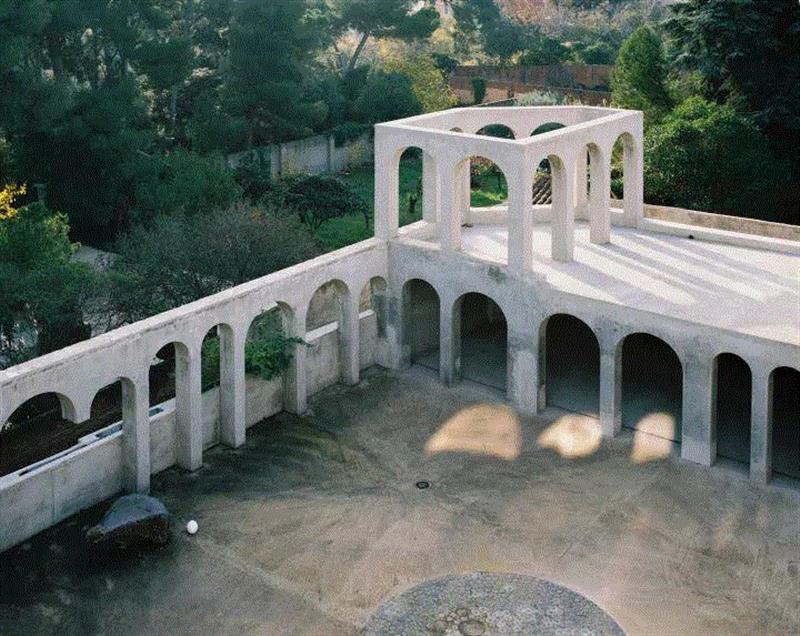 他是比肩高迪的西班牙建筑大师，用尽一生建造一座迷宫般的诗意城堡,建筑,西班牙,城堡,高迪,迷宫,Corbero,埃舍尔,美学,纪念碑谷,Xavier