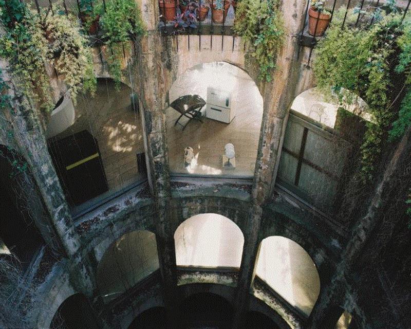 他是比肩高迪的西班牙建筑大师，用尽一生建造一座迷宫般的诗意城堡,建筑,西班牙,城堡,高迪,迷宫,Corbero,埃舍尔,美学,纪念碑谷,Xavier