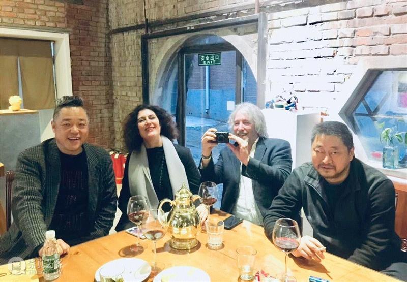 左起：艺术家魏立刚、艺术家Eva Schwab、汉堡摄影师Bernhard Foerster、诗人俞