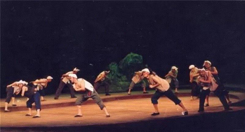 话剧《桑树坪纪事》,酷评丨谨防现实题材作品创作“大跃进”,大跃进,当前,习近平,话剧,总书记,舞台,小品,英雄,戏剧,喜剧