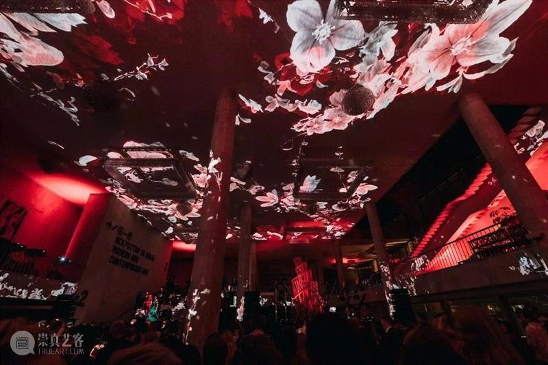俄罗斯Vogue20周年晚宴，超酷空间视觉装置,装置,俄罗斯,Vogue,本文,古奇文创,原作者,嘉宾们,灯光,视频,Sveta