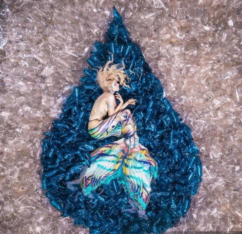 摄影丨这个鬼才摄影师，用垃圾拍出璀璨星河