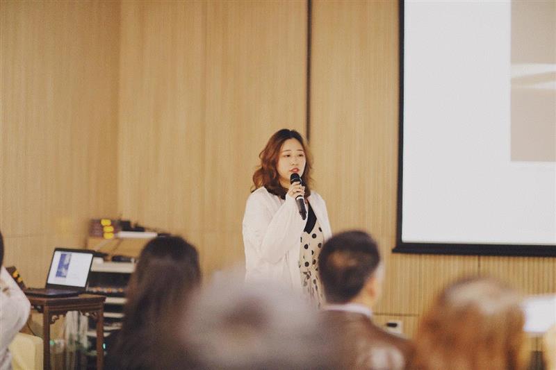 纺织品设计师 王潇仝,【时代·现场】玩！设计 - 国际新锐设计师展，定义好设计,设计师展,设计师,家具,陶瓷,纺织品,材料,首饰,海绵,北京时代美术馆,伦敦