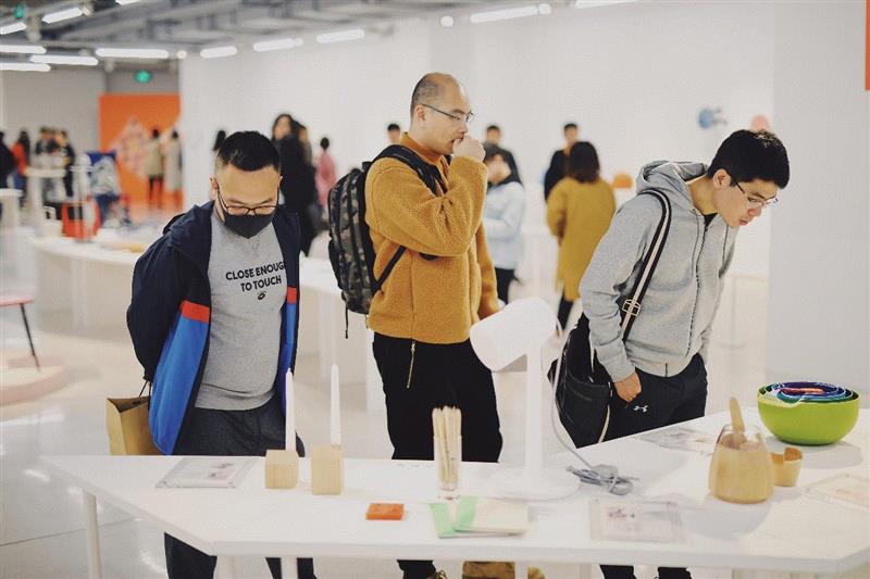 【时代·现场】玩！设计 - 国际新锐设计师展，定义好设计,设计师展,设计师,家具,陶瓷,纺织品,材料,首饰,海绵,北京时代美术馆,伦敦