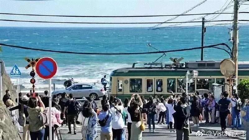 《灌篮高手》网红打卡地被封：你自顾自美丽的样子，真丑！,灌篮高手,当地,圣地,动画,居民,花海,农田,公路,噩梦,罂粟花