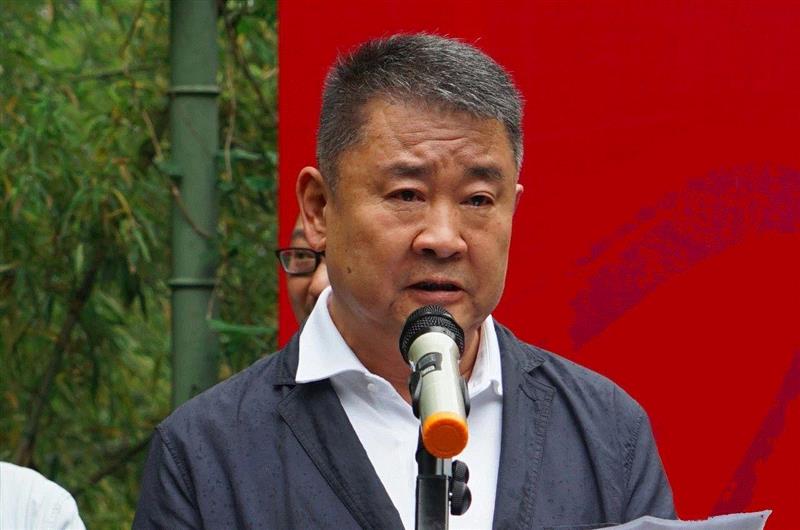 陈加林在开幕式上发言,黔芹之献——西泠印社贵州社员戴明贤捐赠作品展在孤山举办,戴明贤,西泠印社,社员,黔芹,孤山,书法,开幕式,龚志南,儿童,木偶
