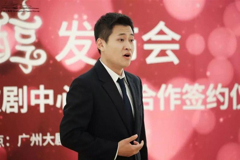剧中的经典唱段《偷洒一滴泪》因high C之王帕瓦罗蒂的精彩演绎而扬名世界歌剧舞台。第十一