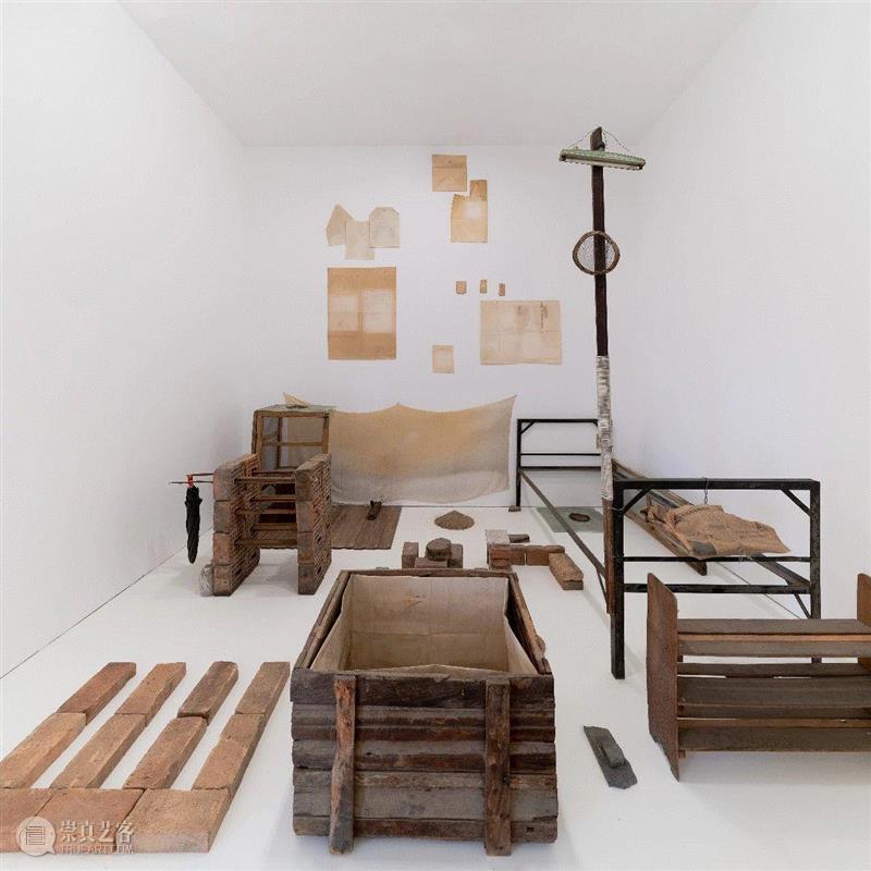 赋格曲（2017），欧阳春个展《凡夫俗子》展览现场，香格纳上海，2019,艺术家 | 欧阳春答“凡夫俗子”若干问（下）,欧阳春,凡夫俗子,拾荒,院子,雪人,标题,无穷柱,房间,装置,物质