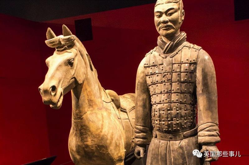 他掰断兵马俑手指回家炫耀，美国陪审团却以最无厘头的理由，让他无罪……,兵马俑,手指,陪审团,Michael,文物,博物馆,海外,男子,富兰克林科学博物馆,案件