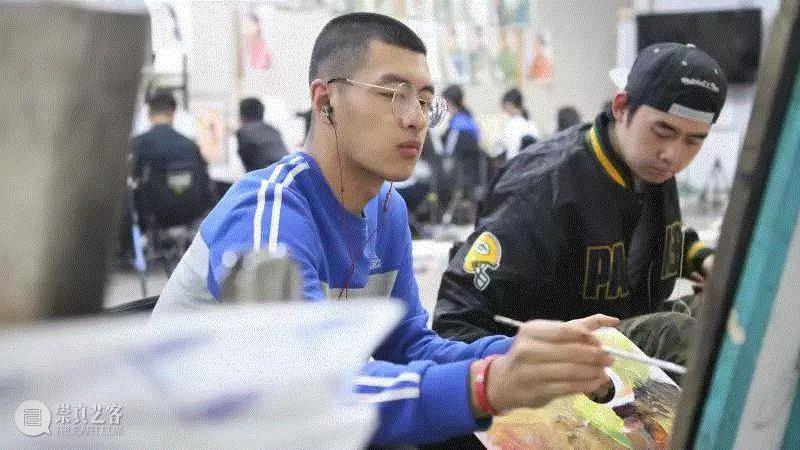 认真画画的张祎潇,艺考最遗憾的事：我只考了清华第二名。,清华,艺考,张同学,画室,小志,应届生,张祎潇,美院,华卿画室,风雨