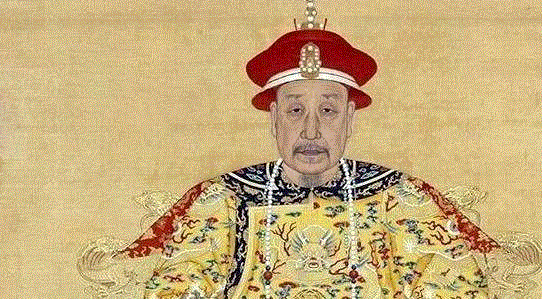 1、你以为皇上都用文言文么？故宫清点时发现一份奏折，内容是大臣进献了十幅米芾的字。乾隆很重视，朱笔御