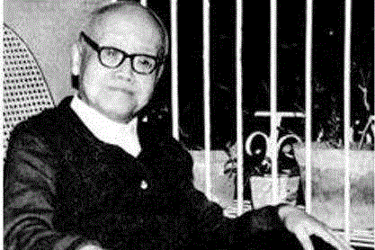 11、俞平伯的书房叫“古槐书屋”，还以书屋的名义写了三本：《古槐记梦》，《古槐书屋词》，《槐屋梦录》