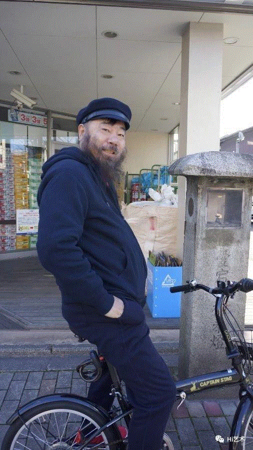 艺术家 李津 ,「Hi人物」李津 没有俗的题材，只有俗的人,李津,人物,盛宴,美食,日本,四条屏,海鲜,纸本,异域,食材