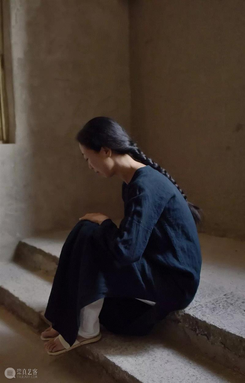 当你还在匆匆赶路时,她想告诉你,慢下来,美才能发生,马可,舞者,服装,手作,舞蹈,林怀民,白水,衣服,微尘,现代舞