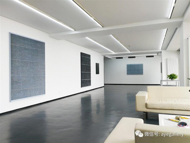 律——迟群新作展,【AYE画廊 | 艺术家】迟群,迟群,AYE,颜色,油画,新作,一条线,框架,四条线,阅历,山东