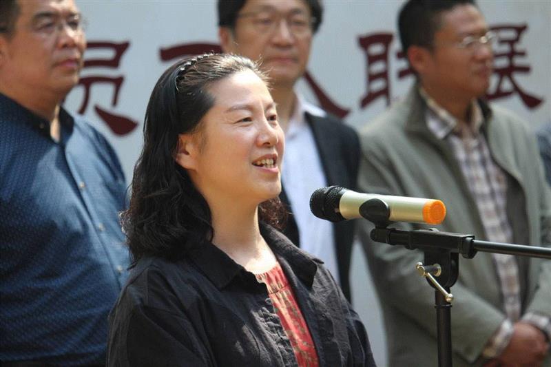 西泠印社党委委员、西泠印社社委会副主任秦陶主持开幕式,展上山之荣幸 扛在山之责任：“上孤山——西泠印社江苏籍社员五人联展”昨日开展,孤山,西泠印社江苏籍社,五人,西泠印社,社员,西泠,江苏,副主席,秘书长,西泠印社社委会