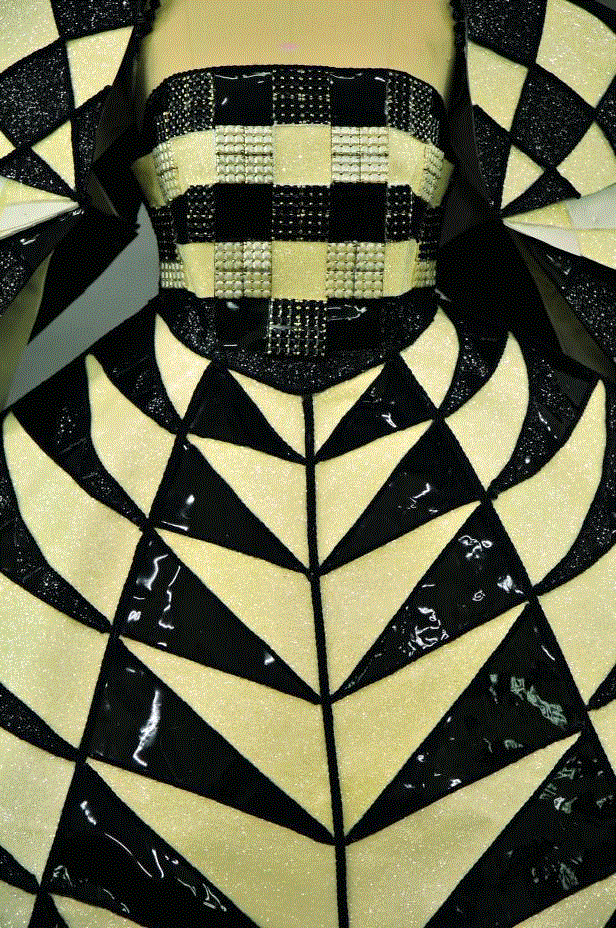 “21世纪创意戏剧服装:下一代”展览入选作品赏析(四),服装,戏剧,下一代,上海戏剧学院,舞台,设计师,文学学士,硕士学位,时装,硕士