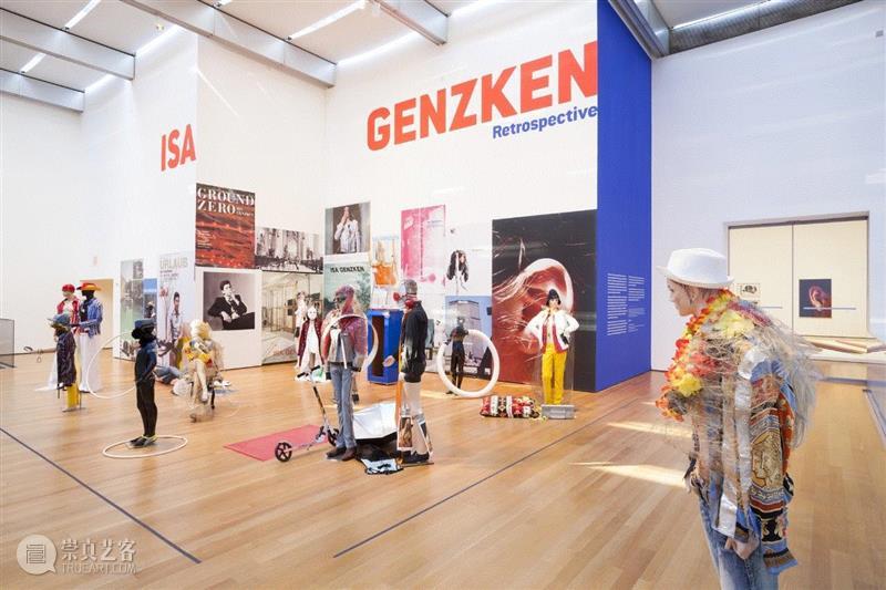 展览现场，伊萨·根泽肯：回顾展，纽约现代艺术博物馆（MoMA），2013,伊萨·根泽肯（Isa Genzken）荣获2019年纳西尔奖（Nasher Prize）,Isa,Genzken,伊萨·根泽肯,纳西尔,Prize,根泽,卓纳,雕塑,伊萨,博物馆