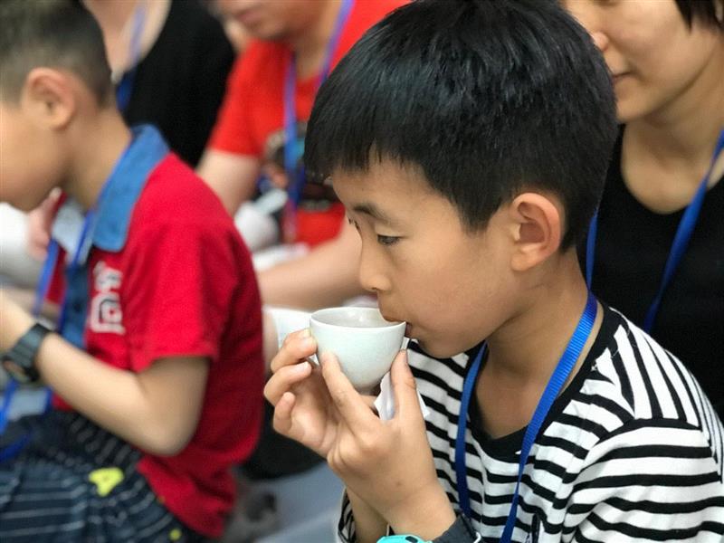第三届中国设计大展及公共艺术专题展以“亲子茶会”收官,亲子,茶会,家具,设计师,孩子们,茶室,工作坊,小朋友,乌金石,小朋友们