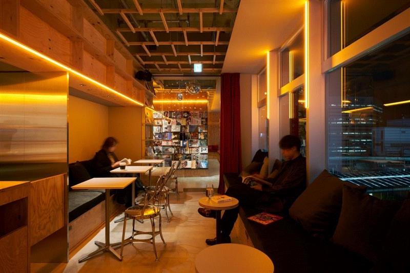 在日本，有种酒店叫书店,书店,日本,漫画,旅馆,东京,房间,茑屋书店,日元,旅客,书籍