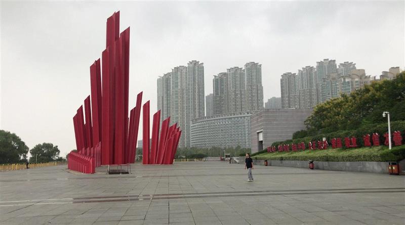 宋兮，广场（沈阳、南京、上海），影像，2018，7