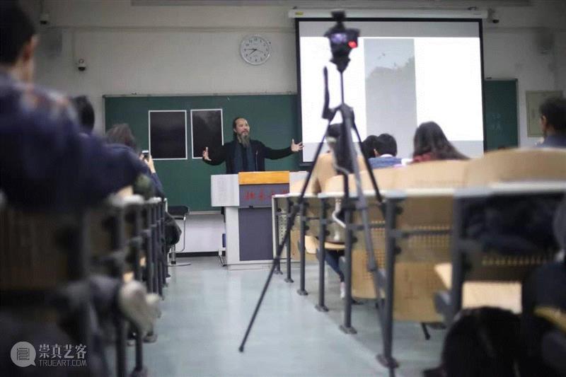 北大讲座回顾：肖日保 “跟你一起看照片”｜三影堂教育,三影堂,肖日保,北大,暗房,肖老师,校园,北野谦,视频,北大青年摄影学会,教育