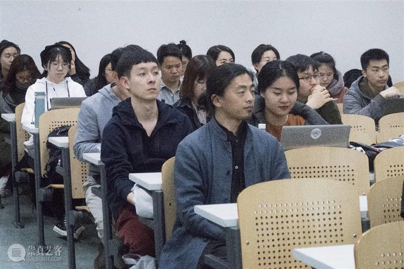 北大讲座回顾：肖日保 “跟你一起看照片”｜三影堂教育,三影堂,肖日保,北大,暗房,肖老师,校园,北野谦,视频,北大青年摄影学会,教育