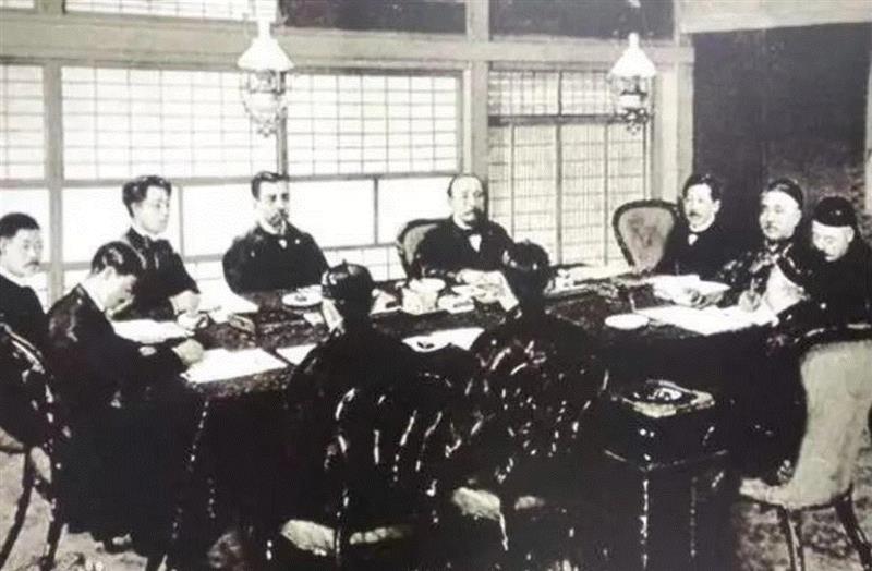 容闳和外国教育界人士商讨留学事宜,中国第一批留学生有多优秀?看这部豆瓣9.4的良心片就知道了,留学生,豆瓣,良心片,幼童,留美幼童,容闳,大清,孩子们,詹天佑,广东