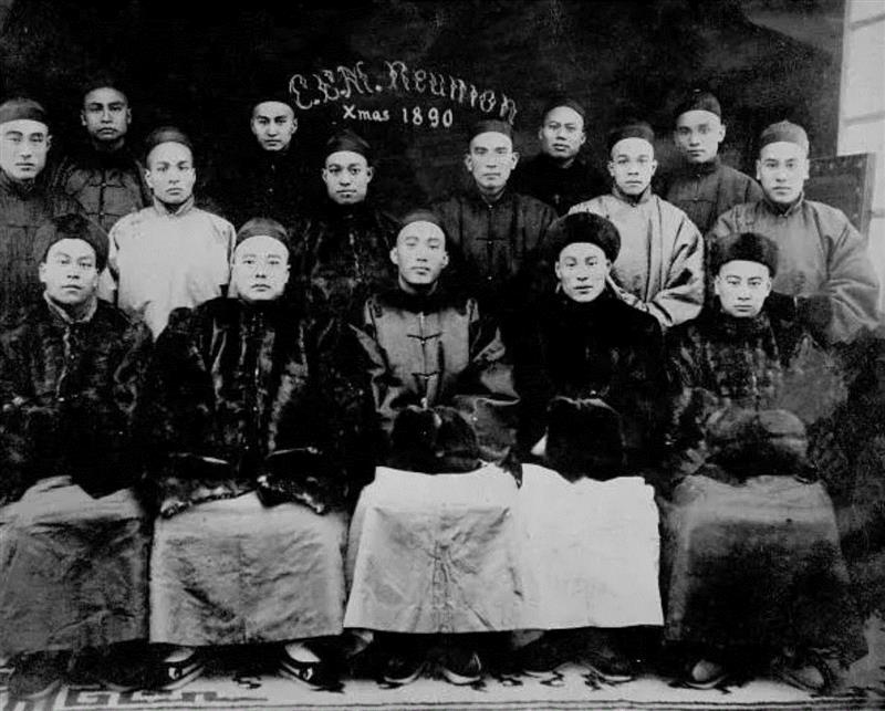 1890年,部分留美幼童的聚会合影,中国第一批留学生有多优秀?看这部豆瓣9.4的良心片就知道了,留学生,豆瓣,良心片,幼童,留美幼童,容闳,大清,孩子们,詹天佑,广东
