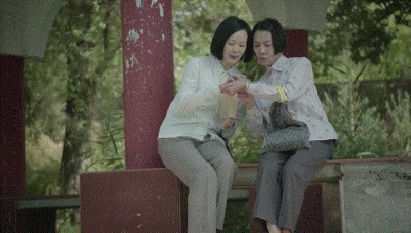 我居然被《地久天长》“骗哭”了十次,地久天长,丽云,耀军,海燕,丽云和耀军,电影,女儿,儿子,死后,丽云和