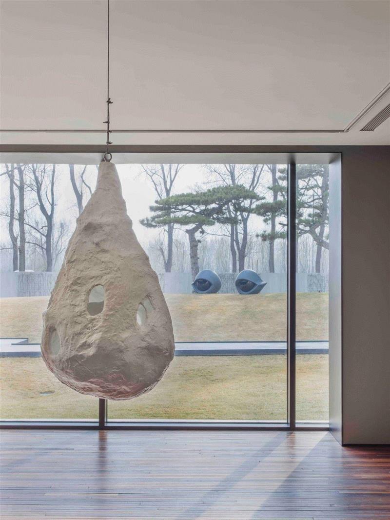 《金丝雀》1963年,“路易丝·布尔乔亚：永恒的丝线”策展人前言,丝线,路易丝·布尔乔亚,策展人,前言,布尔乔亚,伊斯顿基金会,VAGA,ARS,版权,纽约松美术馆