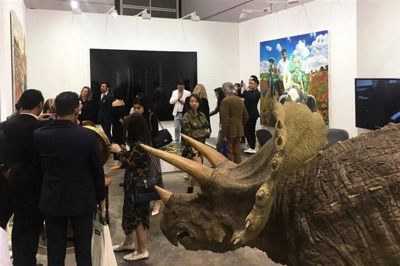 现场盛况 | 2019 香港巴塞尔艺术展 | 阿岱尔·阿贝德赛梅《解锁》,香港巴塞尔艺术展,盛况,阿岱尔·阿贝德赛梅,解锁,赵赵,香港,阿贝德赛梅,直升机,艺术展,材料