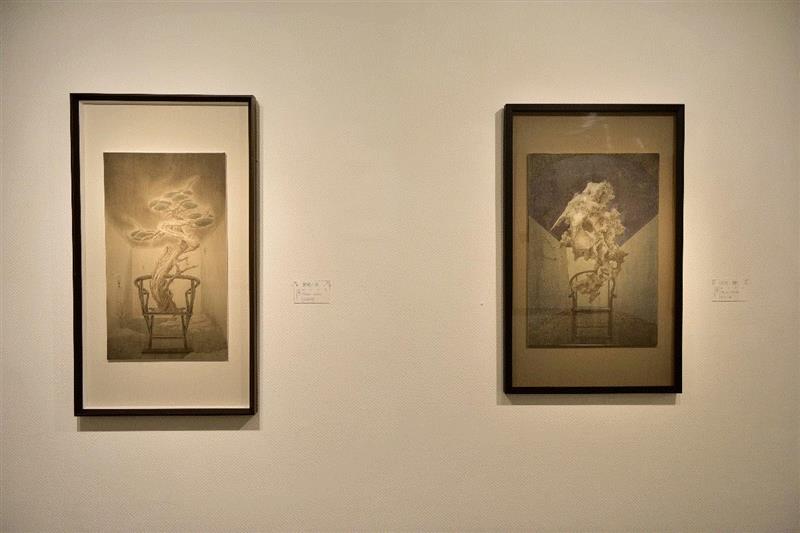 △林聪文的参展作品 现场展示效果,艺术家推介 | 林聪文：片段性的荒诞叙事和隐喻的符号化表达内心思绪,林聪文,思绪,片段性,水墨,纸本,双年展,南京艺术学院美术学院,冷宫,我馆,简介