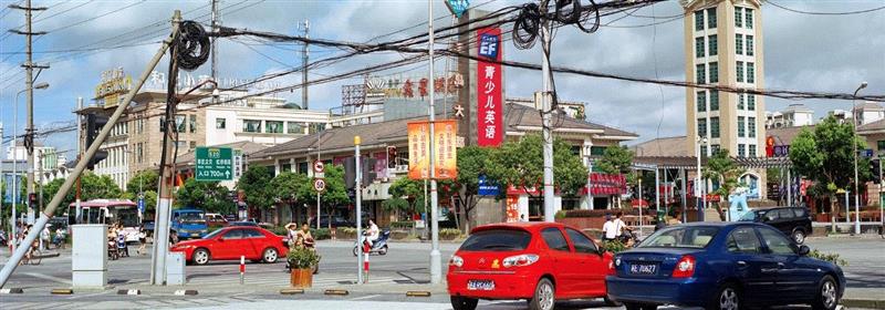 画廊 | 朱锋 找寻记忆中的都市印象,记忆,朱锋,都市印象,镜子,景象,建筑,零度,相机,画册,高楼