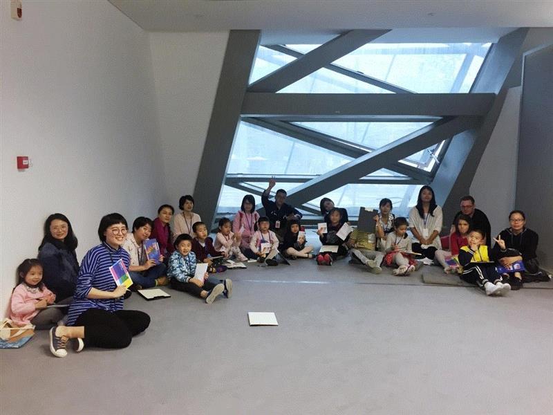 亲子工作坊招募 | 第三届中国设计大展及公共艺术专题展 #7 形象传播,亲子,工作坊,专题展,小朋友,小朋友们,列车,车厢,家长,交通工具,地铁