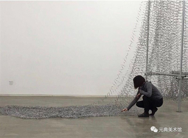 秦玉芬在工作中,秦玉芬大型装置展《珊瑚》 预告,秦玉芬,装置展,预告,元典美术馆,女性,物质,材料,岛屿,地址,朝阳区