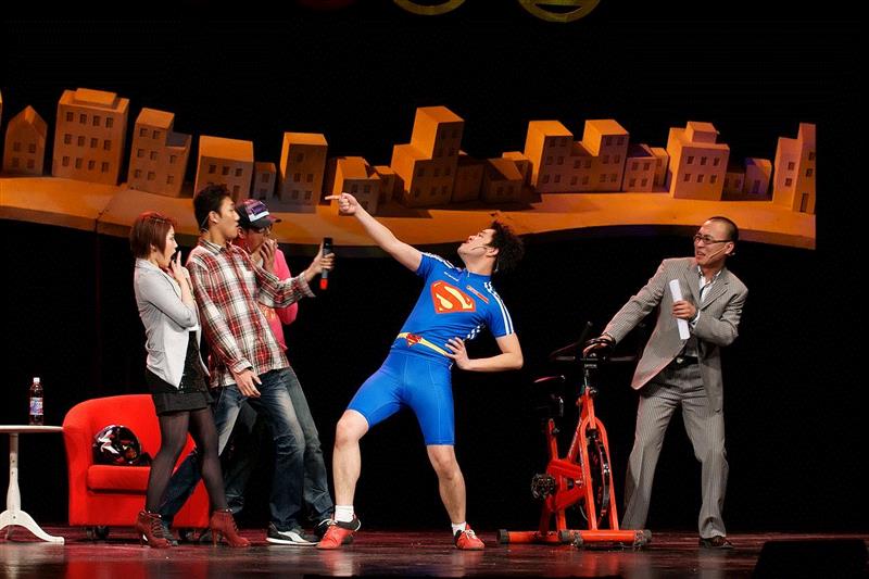 如果舞台是个考场，他们的本子就是高分作文！,作文,舞台,考场,本子,高分,话剧,温方伊,教授,面子,宁财神