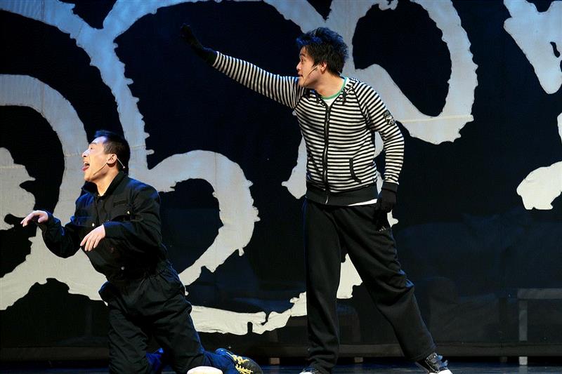 如果舞台是个考场，他们的本子就是高分作文！,作文,舞台,考场,本子,高分,话剧,温方伊,教授,面子,宁财神