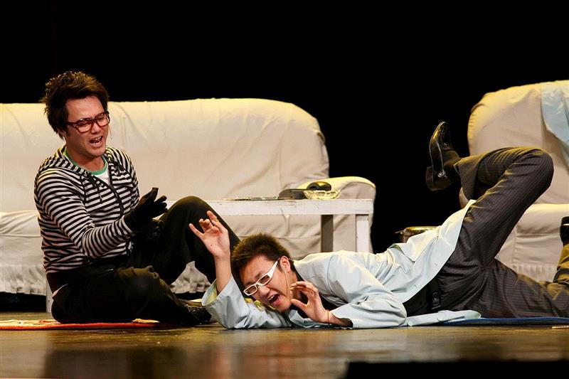 如果舞台是个考场，他们的本子就是高分作文！,作文,舞台,考场,本子,高分,话剧,温方伊,教授,面子,宁财神