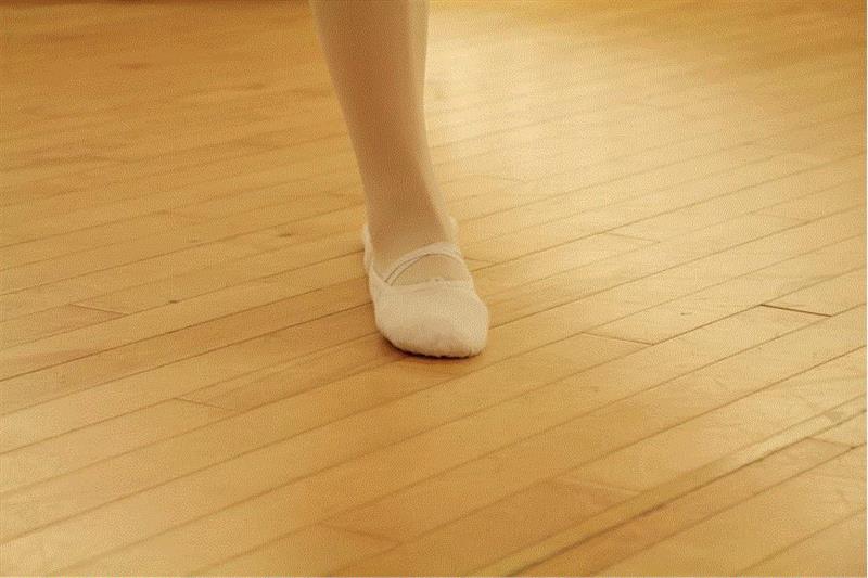 芭蕾知识贴丨足尖跳跃源于这五个脚位,芭蕾,脚位,足尖,舞台,舞蹈,广州大剧院,少儿,芭蕾舞团,肢体,课程