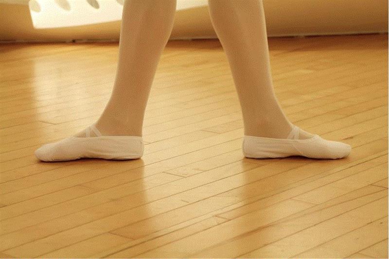 芭蕾知识贴丨足尖跳跃源于这五个脚位,芭蕾,脚位,足尖,舞台,舞蹈,广州大剧院,少儿,芭蕾舞团,肢体,课程