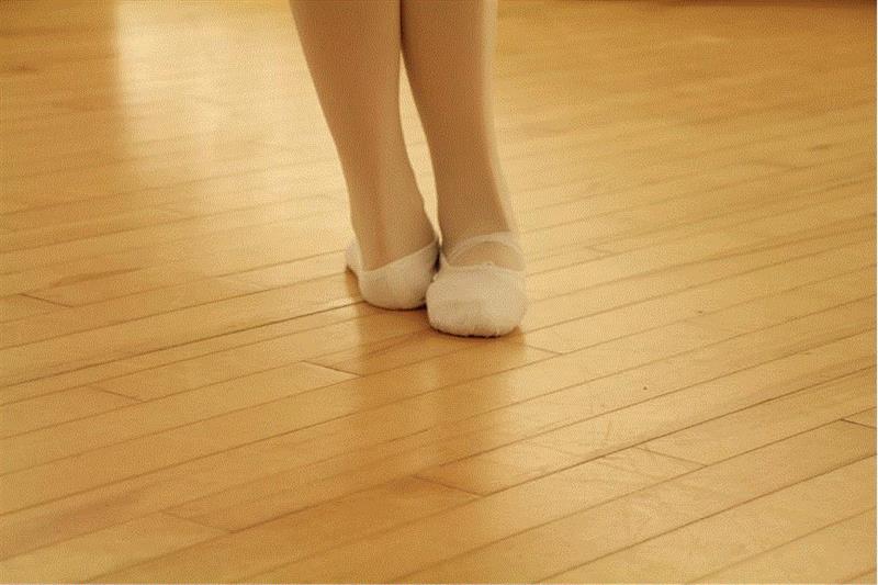 芭蕾知识贴丨足尖跳跃源于这五个脚位,芭蕾,脚位,足尖,舞台,舞蹈,广州大剧院,少儿,芭蕾舞团,肢体,课程