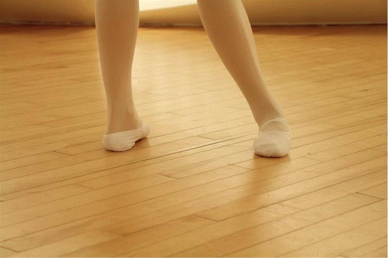 芭蕾知识贴丨足尖跳跃源于这五个脚位,芭蕾,脚位,足尖,舞台,舞蹈,广州大剧院,少儿,芭蕾舞团,肢体,课程